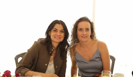  Gabriela Flores y Fernanda García.