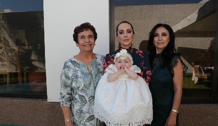  Carmen Muñoz, Mariana Torres, Regina Muñoz y Olga Muñoz.