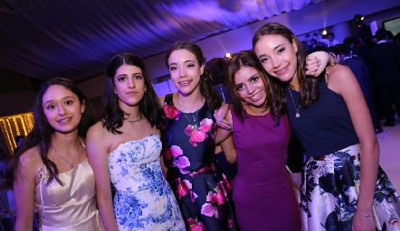  María José Durán, Claudia Vega, Paulina Durán, Fernanda Espinoza y Regina de la Garza.