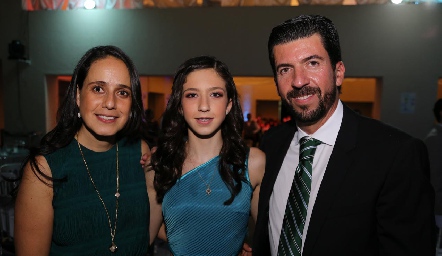 Cristina Vallejo, Ana Cris y Juan Paulo Almazán.