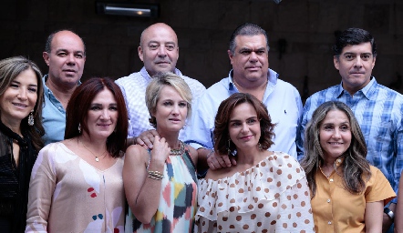  Martha, Quique, Anita, Toño, Güera, Carlos, Paty, Martha y Javier.