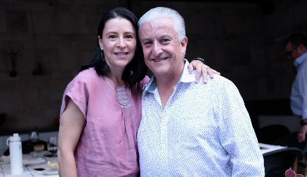  Ana Luisa y Luis Gómez.