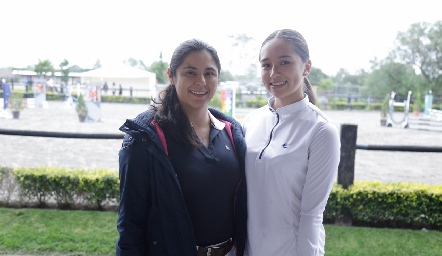  Aurora Toranzo y Paola Silva.