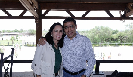  Alma Rosa y Javier Hernández.