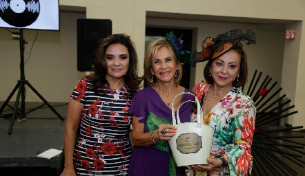  Aida Palau, Gloria Estrada y Rebeca Konishi.