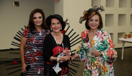 Aida Palau, Elia Ortega y Rebeca Konishi.