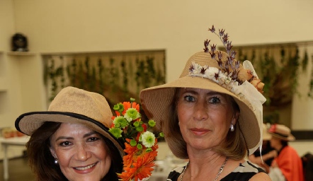  Gladys Castellanos y Laura Villasuso.