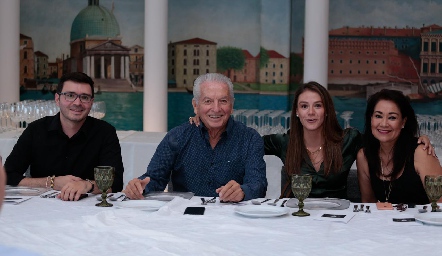  Matías Utrero, Carlos Quintanilla, Sofía D´Argence y Gabriela Ortiz.
