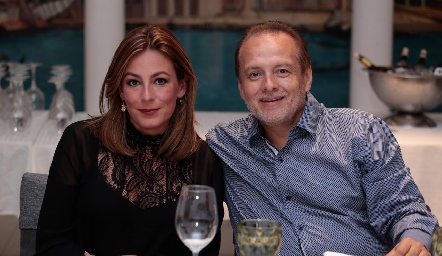  Mariana Azcargota y Juan Carlos Barrón.