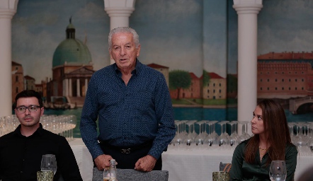  Carlos Quintanilla.