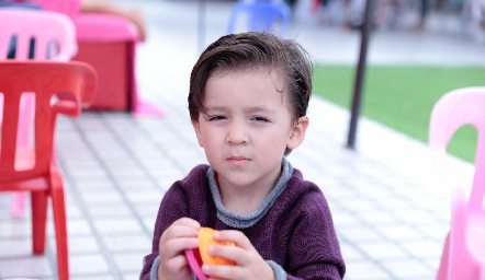  Emilio.