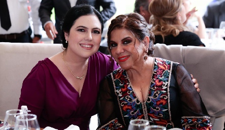  Christianne Cambeses y Araceli Gutiérrez.