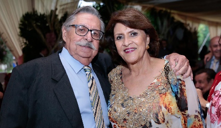  Valentín Hernández y Lupita Gutiérrez.