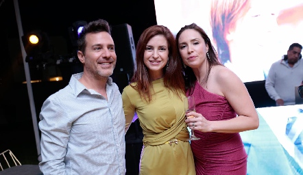  Fredy Compean, Sandra Cárdenas y Mónica Barraza.