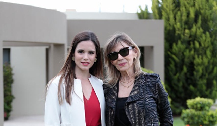  Katy Barraza y Jovita Martínez.