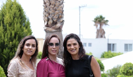  Patricia Estrada, Mónica Barraza y Daniela Gutiérrez.