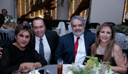  Ruth, Juan Carlos Valle, Néstor y Lucy Garza.