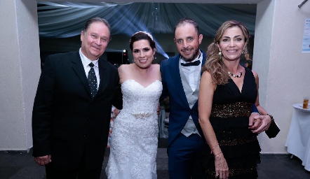  Sergio Pardo, Mónica Cabrera, Ricky Villalba y Sofía García.