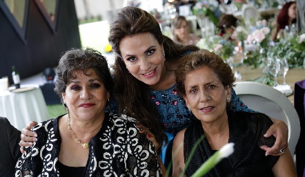  Paty Torres Corzo, Leticia Gutiérrez y María del Carmen Torres Corzo.