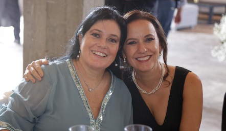  Lourdes del Valle y Sandra.