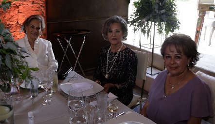  Lolita Álvarez, Irma Álvarez y Alejandra Alvarez.