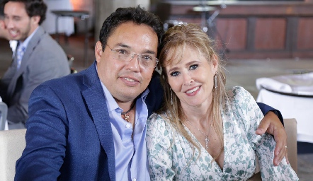  Antonio Ascanio y Sandra Revilla.