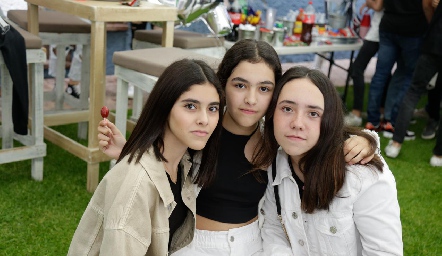  Ana, Andrea y Roberta.