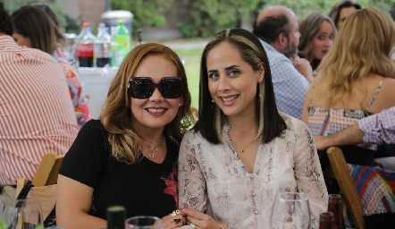  Raquel Álvarez y Mónica Castañeda.