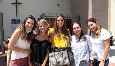  Alejandra Dip, Verónica Escobedo, Daniela Treviño, Ana Rosa Guerra y Ale Leos.