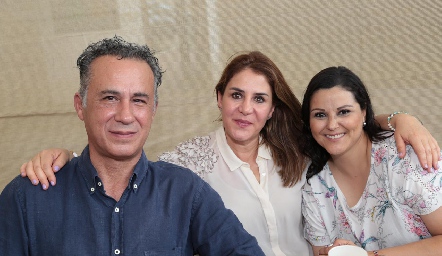  Rodolfo Rivera, Raquel Morales y Alejandra Casas.