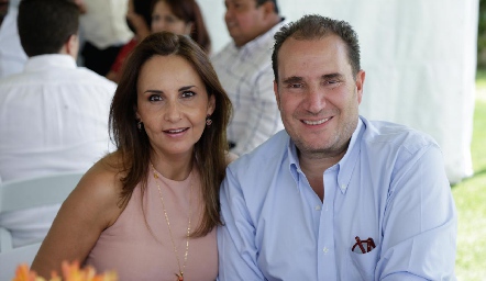  Cristina Villalobos y Luis Nava.