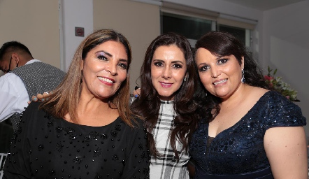  Lupita Serna, Carla Sánchez  y Carmen Martínez.