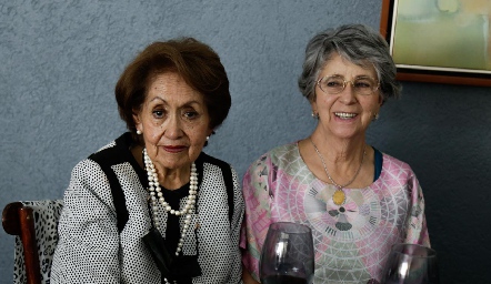  Juanita Méndez y Rebeca Mendizábal.