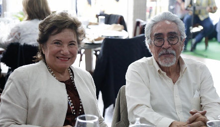  María Elena González y Benito Delgadillo.
