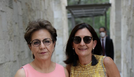  Isabel González y Marcela Valle.
