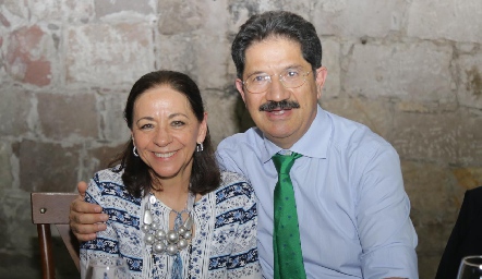  Mary Candia y José Palafox.