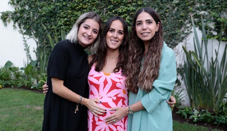  Pau Dibildox, Claudia Antunes y Adriana Estrada.