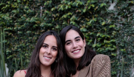 Claudia Antunes y Mariana Rodríguez.
