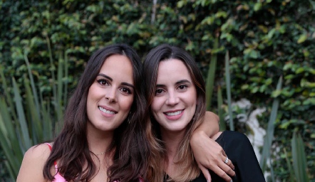 Claudia Antunes y Daniela Martínez.