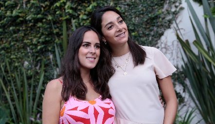  Claudia Antunes y Sofía Villanueva.