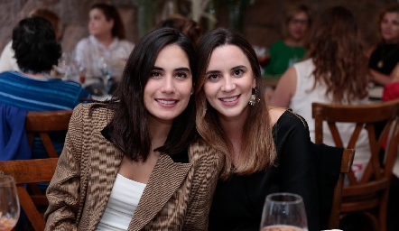  Mariana Rodríguez y Daniela Martínez.