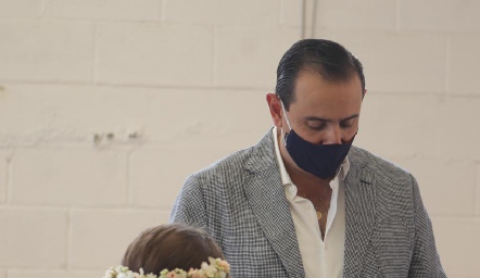  Dany con su padrino Esteban Puente.