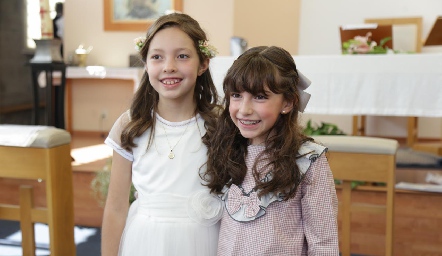  Dani con su prima.