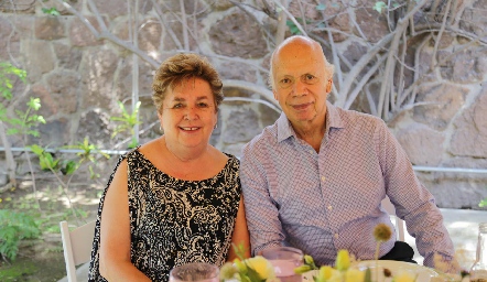  Olivia y Miguel Apezteguía.
