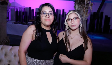  Ximena López y Valeria Vinaja.