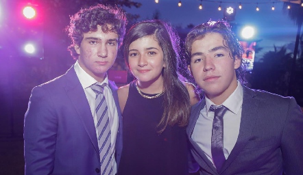  Jerónimo, Isabela y Mateo.