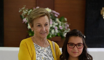  Primera Comunión de Romina y Paulina Garduño.