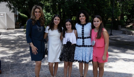  Primera Comunión de Romina y Paulina Garduño.