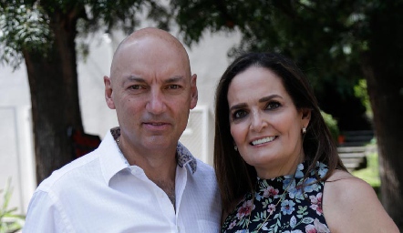  Primera Comunión de Romina y Paulina Garduño.