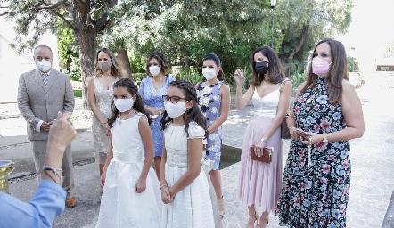  Primera Comunión de Romina y Paulina Garduño.